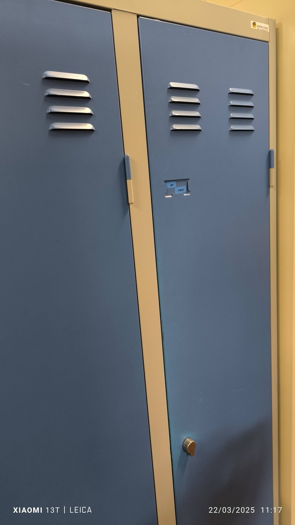 Bloc vestiaires 3 portes bleu à cadenas