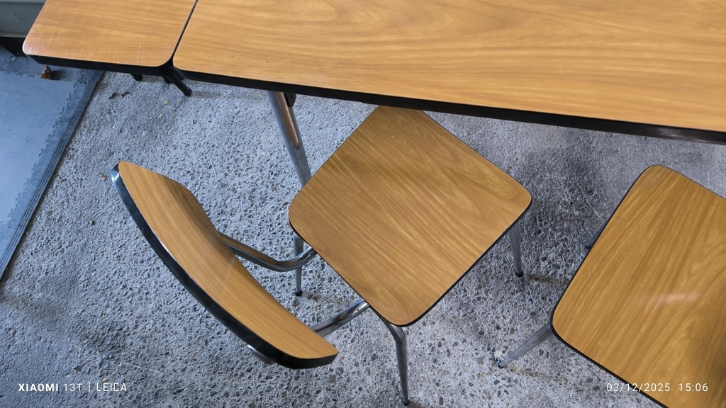 Table de cuisine vintage