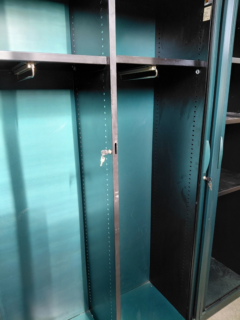 Armoire vestiaires 444 à rideaux