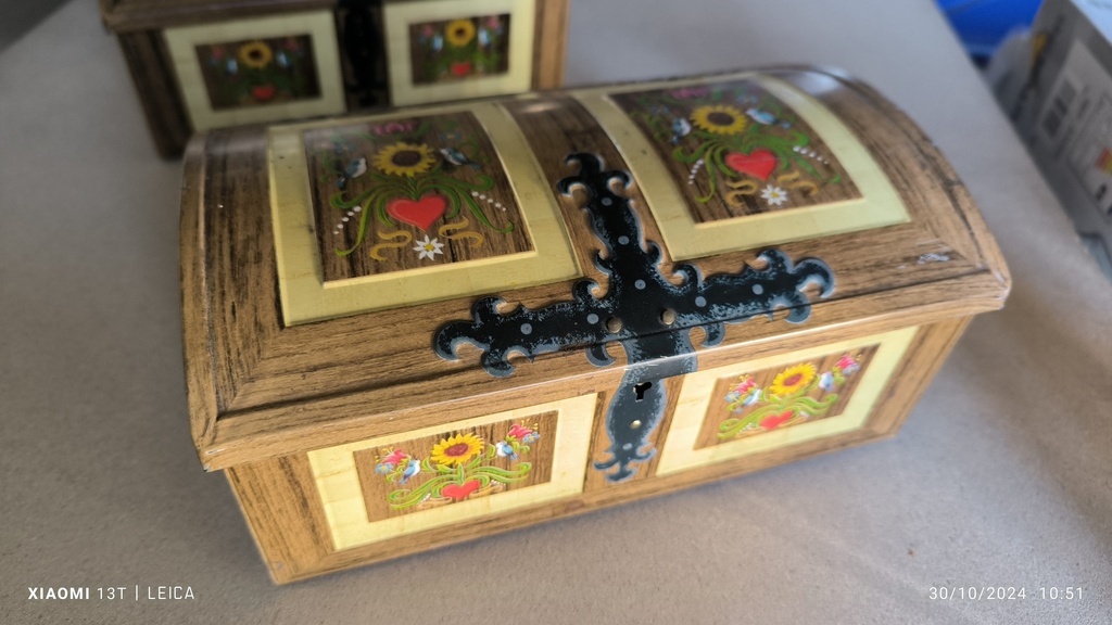 Petit coffre métal vintage