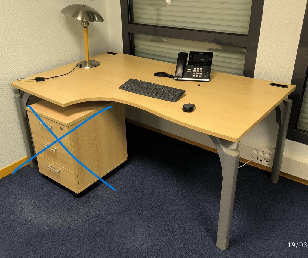 Bureau pieds métal n°65    1 élément