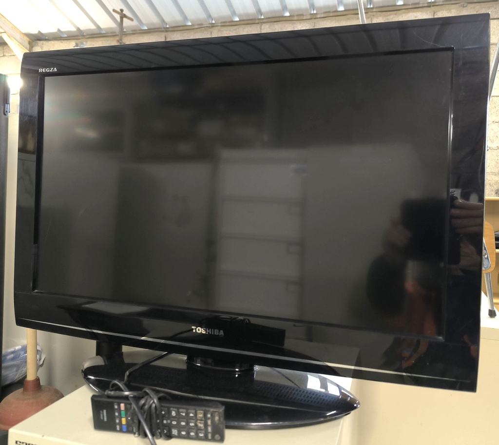 Télé Toshiba 81cm Support neuf